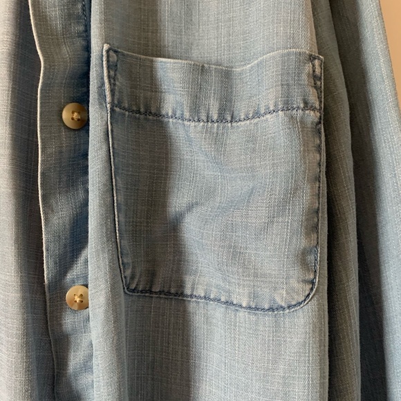 American Eagle Chambray Flannel !! 😇 - Picture 2 of 5